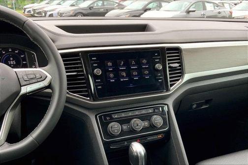 2022 Volkswagen Atlas 3.6L SE w/Technology