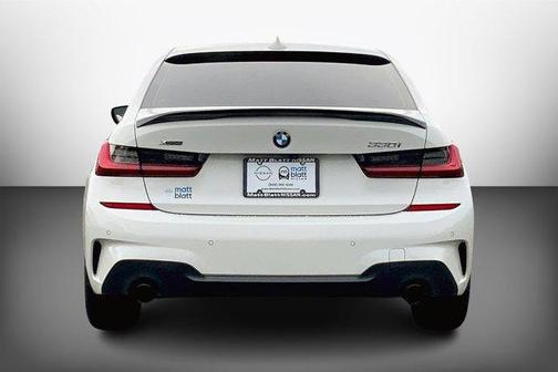 2022 BMW 330 i xDrive