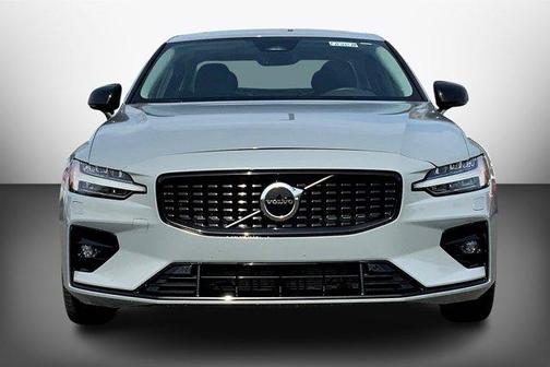 2024 Volvo S60 B5 Core Dark Theme