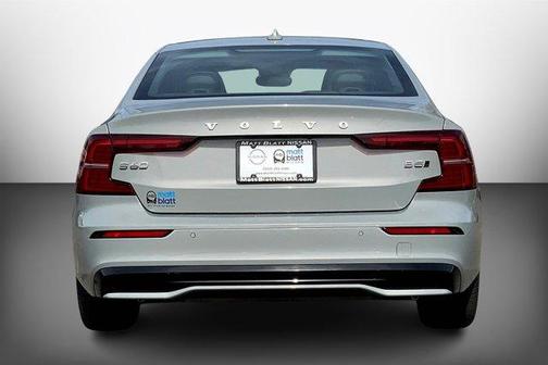 2024 Volvo S60 B5 Core Dark Theme
