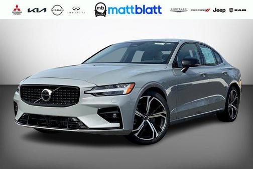 2024 Volvo S60 B5 Core Dark Theme