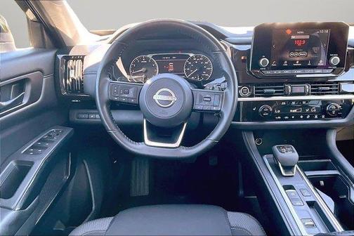 Super Black 2024 Nissan Pathfinder SV