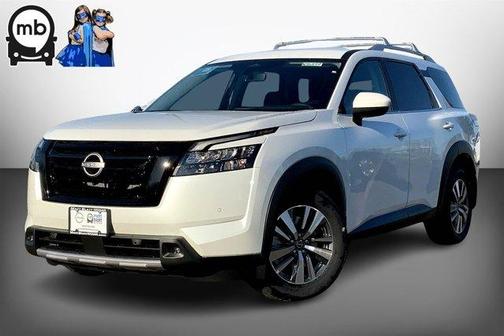 2025 Nissan Pathfinder SL