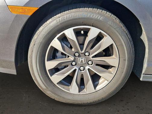 Modern Steel Metallic 2024 Honda Odyssey EX-L