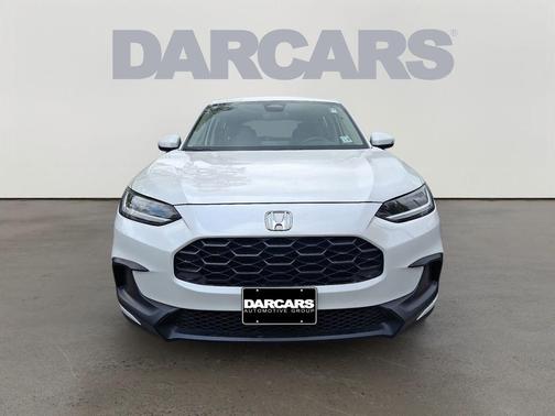 Platinum White Pearl 2024 Honda HR-V LX