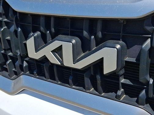 Glacial White Pearl 2023 Kia Telluride EX