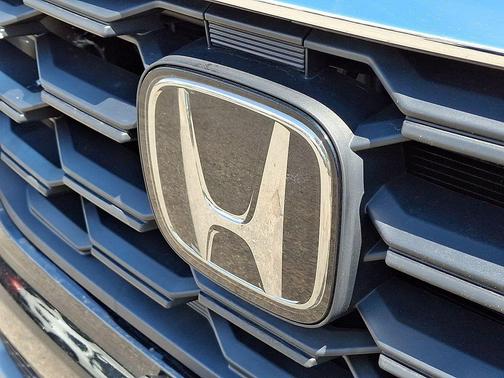 Crystal Black Pearl 2024 Honda Pilot EX-L 7 Passenger