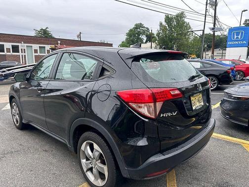 Crystal Black Pearl 2018 Honda HR-V LX