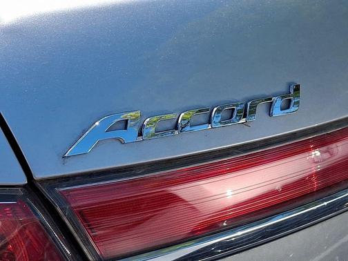 Alabaster Silver Metallic 2011 Honda Accord EX-L