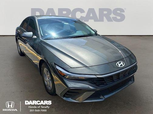 Amazon Gray 2024 Hyundai ELANTRA SE