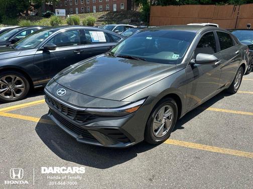 Amazon Gray 2024 Hyundai ELANTRA SE