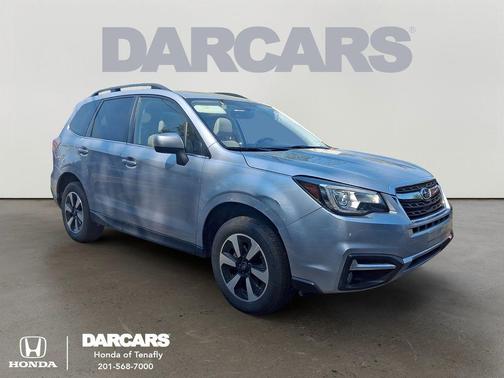 Ice Silver Metallic 2017 Subaru Forester 2.5i Limited