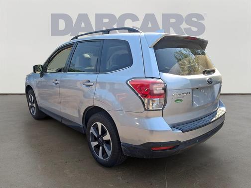 Ice Silver Metallic 2017 Subaru Forester 2.5i Limited