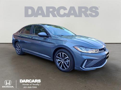 Platinum Gray Metallic 2025 Volkswagen Jetta 1.5T SE