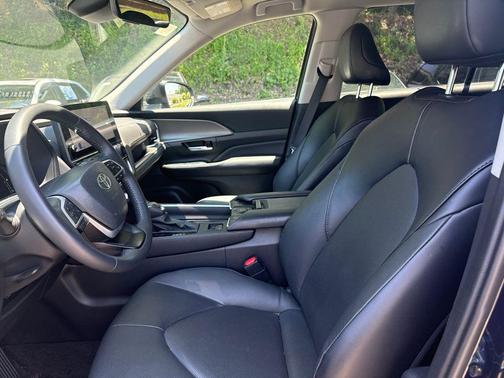 Blueprint 2024 Toyota Grand Highlander XLE