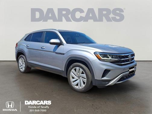 Silver Metallic 2021 Volkswagen Atlas Cross Sport 2.0T SE w/Technology 4MOTION
