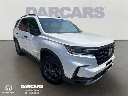 Platinum White Pearl 2023 Honda Pilot AWD TrailSport