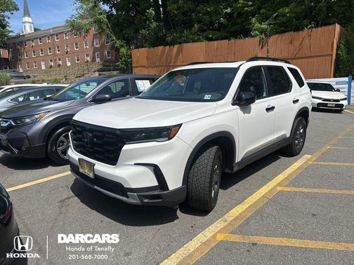 Platinum White Pearl 2023 Honda Pilot AWD TrailSport