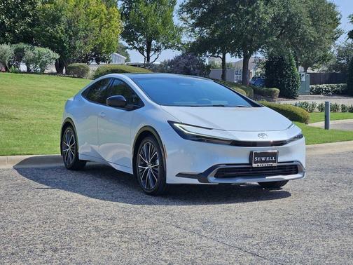 2024 Toyota Prius XLE