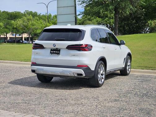 Mineral White Metallic 2026 BMW X5 sDrive40i