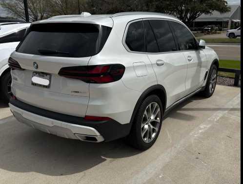 Mineral White Metallic 2026 BMW X5 sDrive40i
