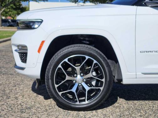 2025 Jeep Grand Cherokee Summit