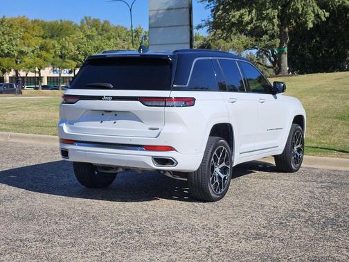 2025 Jeep Grand Cherokee Summit
