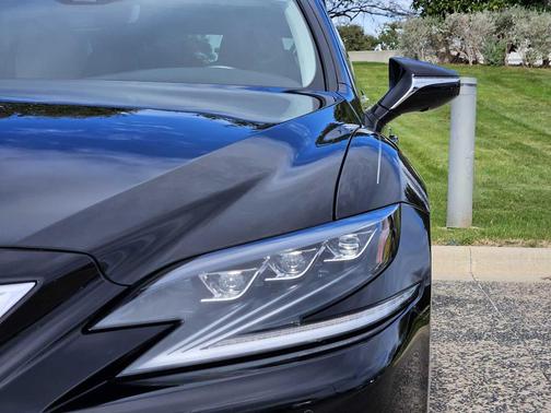 2019 Lexus LS 500 Base