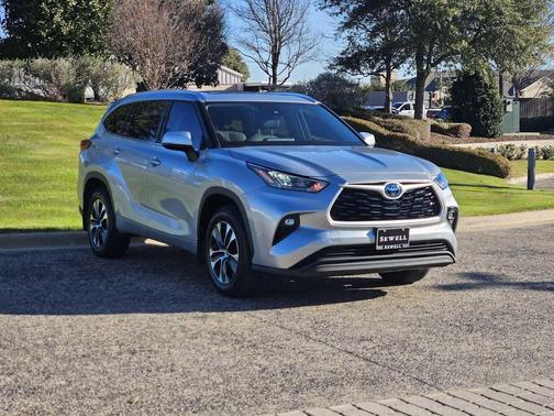 2020 Toyota Highlander Hybrid XLE