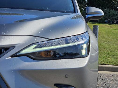 Atomic Silver 2025 Lexus NX 250 Premium