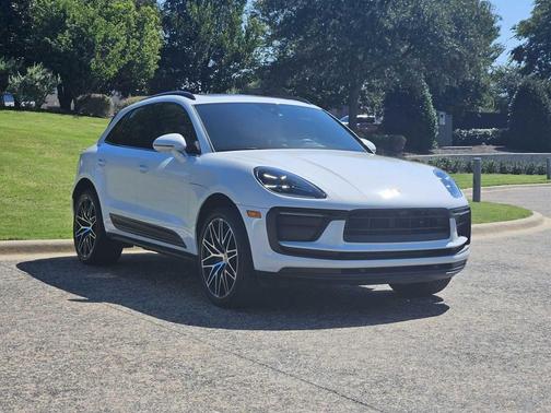 2022 Porsche Macan AWD