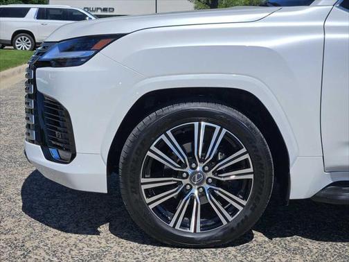 2025 Lexus LX 600 Luxury