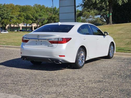 2017 Lexus ES 350 Base