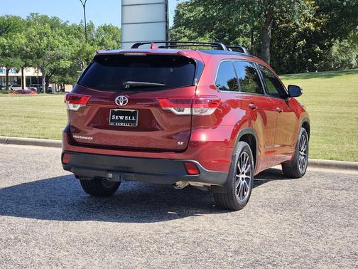Salsa Red Pearl 2017 Toyota Highlander SE