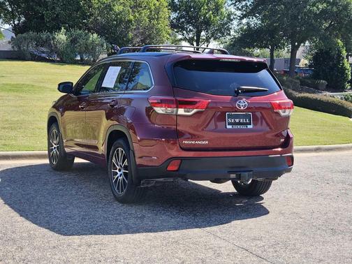 Salsa Red Pearl 2017 Toyota Highlander SE