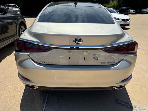 Moonbeam Beige Metallic 2023 Lexus ES 350 Base