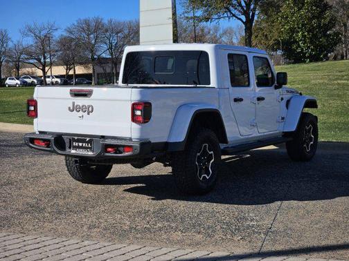 Bright White Clearcoat 2021 Jeep Gladiator Rubicon