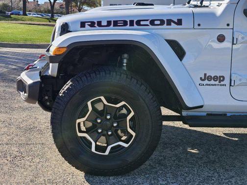 Bright White Clearcoat 2021 Jeep Gladiator Rubicon