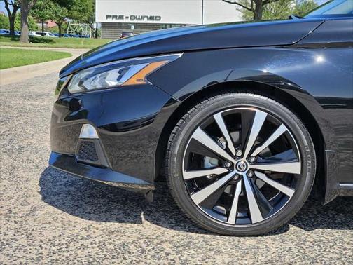 2022 Nissan Altima SR FWD