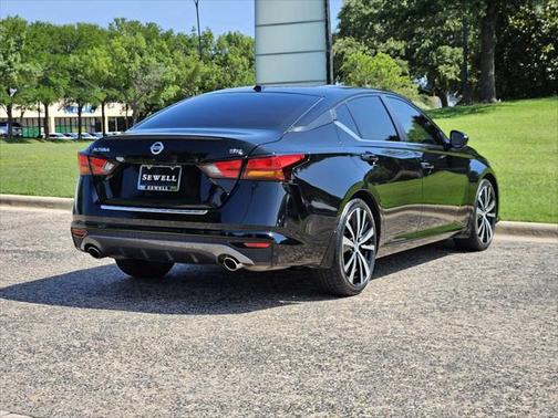 2022 Nissan Altima SR FWD