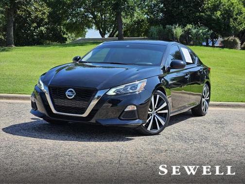 2022 Nissan Altima SR FWD