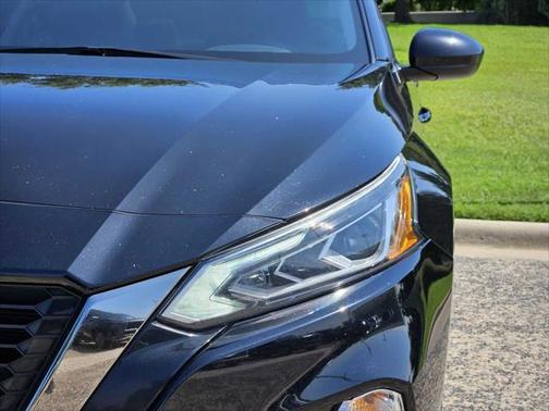 2022 Nissan Altima SR FWD