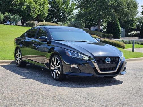 2022 Nissan Altima SR FWD