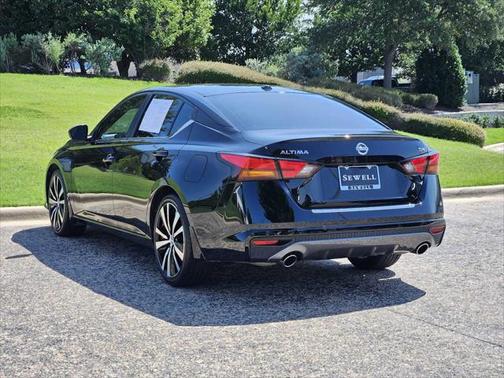 2022 Nissan Altima SR FWD