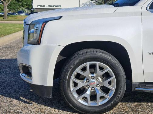 White Frost Tricoat 2019 GMC Yukon SLT Standard Edition
