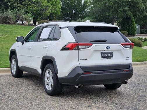 2020 Toyota RAV4 Hybrid XLE