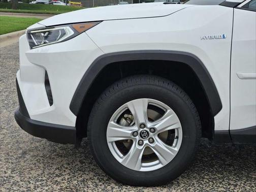 2020 Toyota RAV4 Hybrid XLE