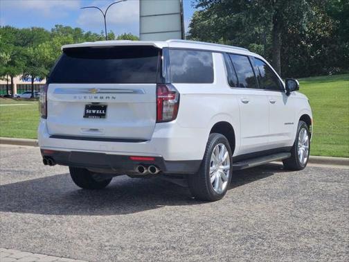 2022 Chevrolet Suburban 4WD High Country