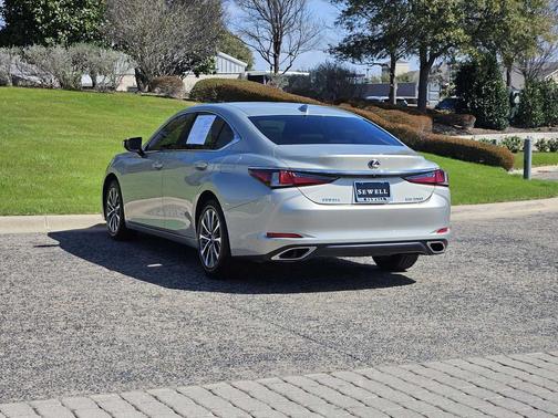 2023 Lexus ES 350 Base