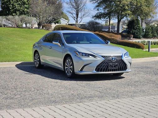 2023 Lexus ES 350 Base
